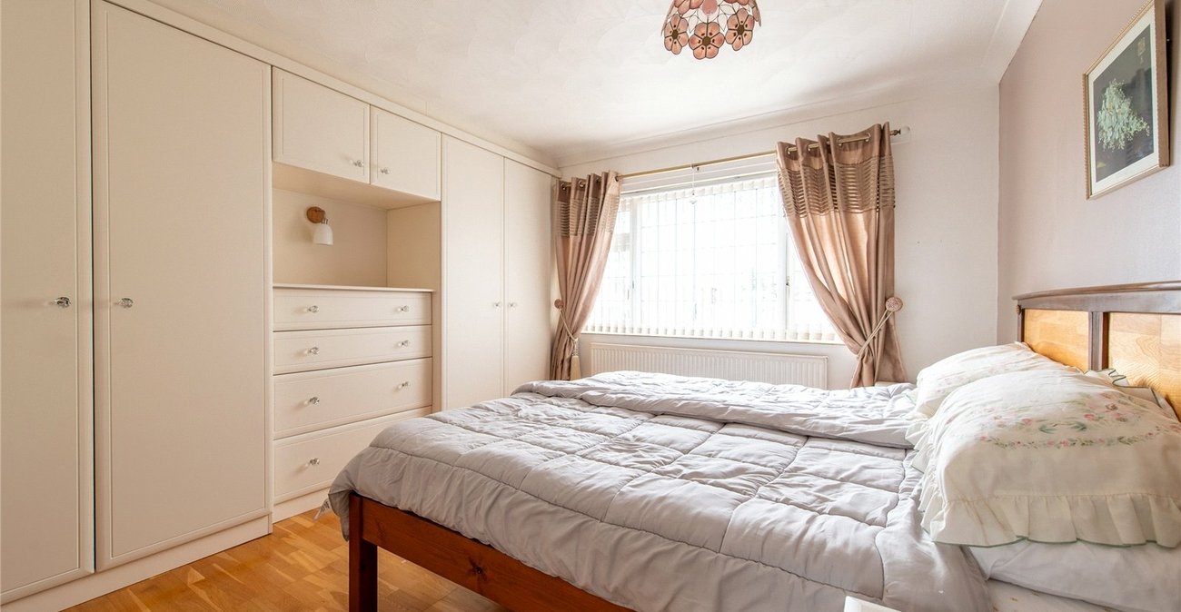 2 bedroom bungalow for sale in Gravesend | Robinson Michael & Jackson