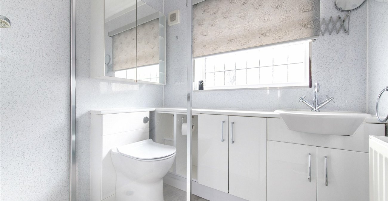 2 bedroom bungalow for sale in Gravesend | Robinson Michael & Jackson