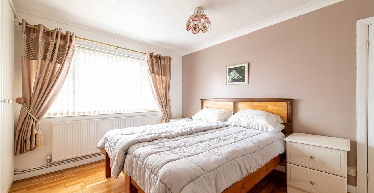 2 bedroom bungalow for sale in Gravesend | Robinson Michael & Jackson
