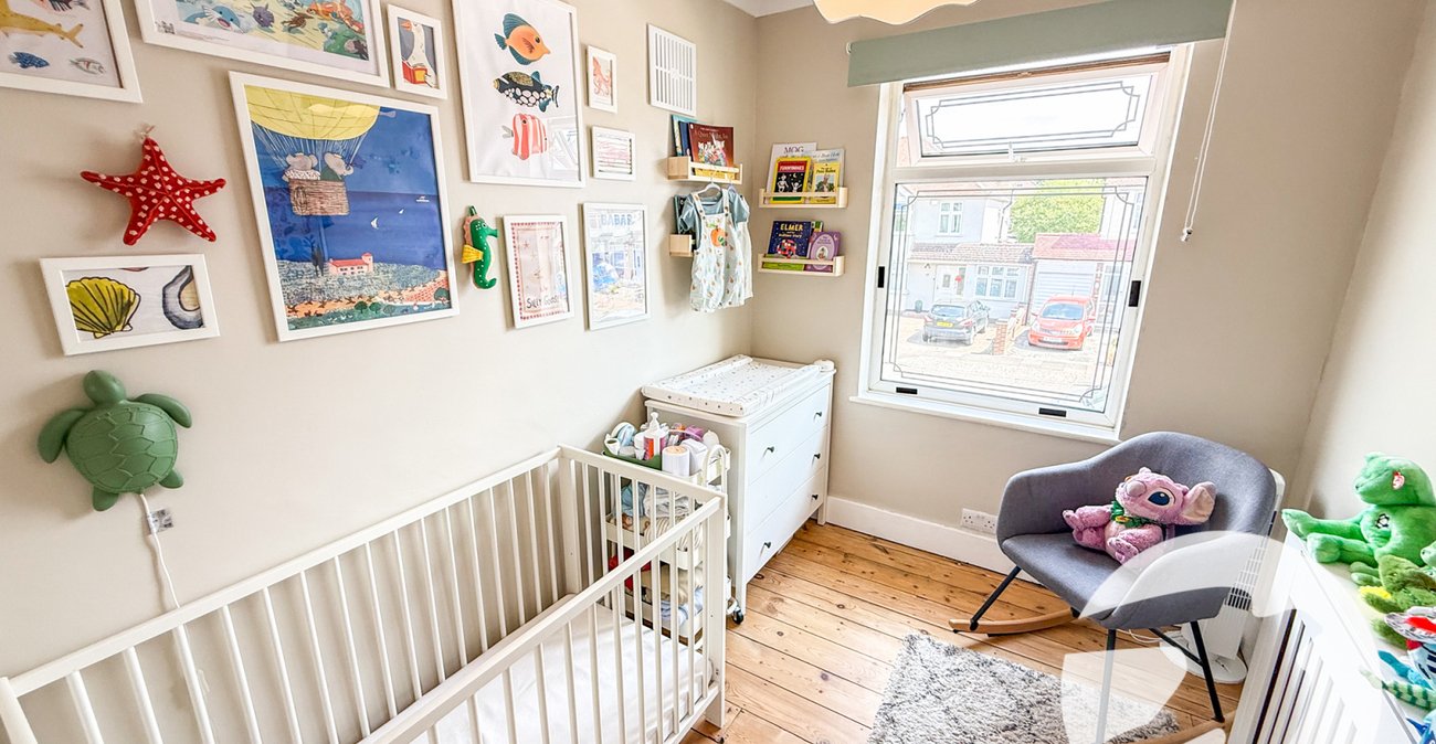 3 bedroom house for sale in London | Robinson Jackson
