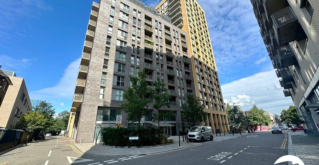 2 bedroom property for sale in Lewisham | Robinson Jackson