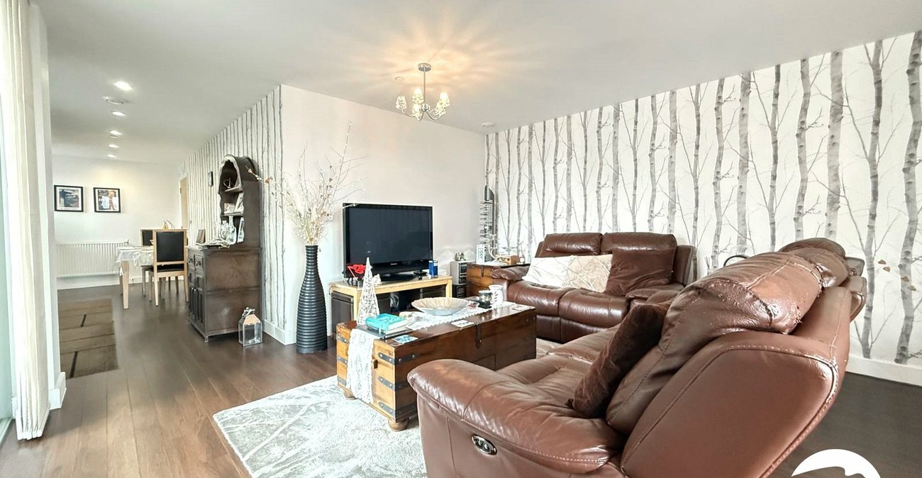 2 bedroom property for sale in London | Robinson Jackson