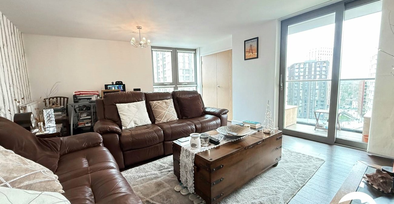 2 bedroom property for sale in London | Robinson Jackson