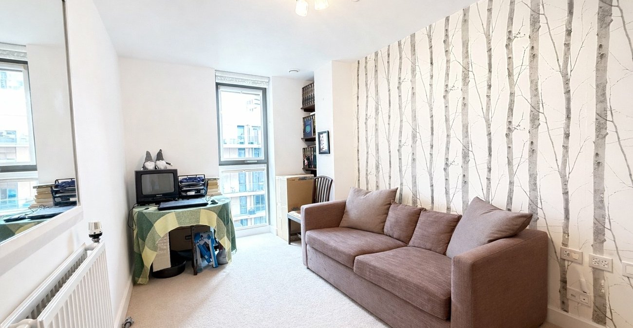 2 bedroom property for sale in London | Robinson Jackson
