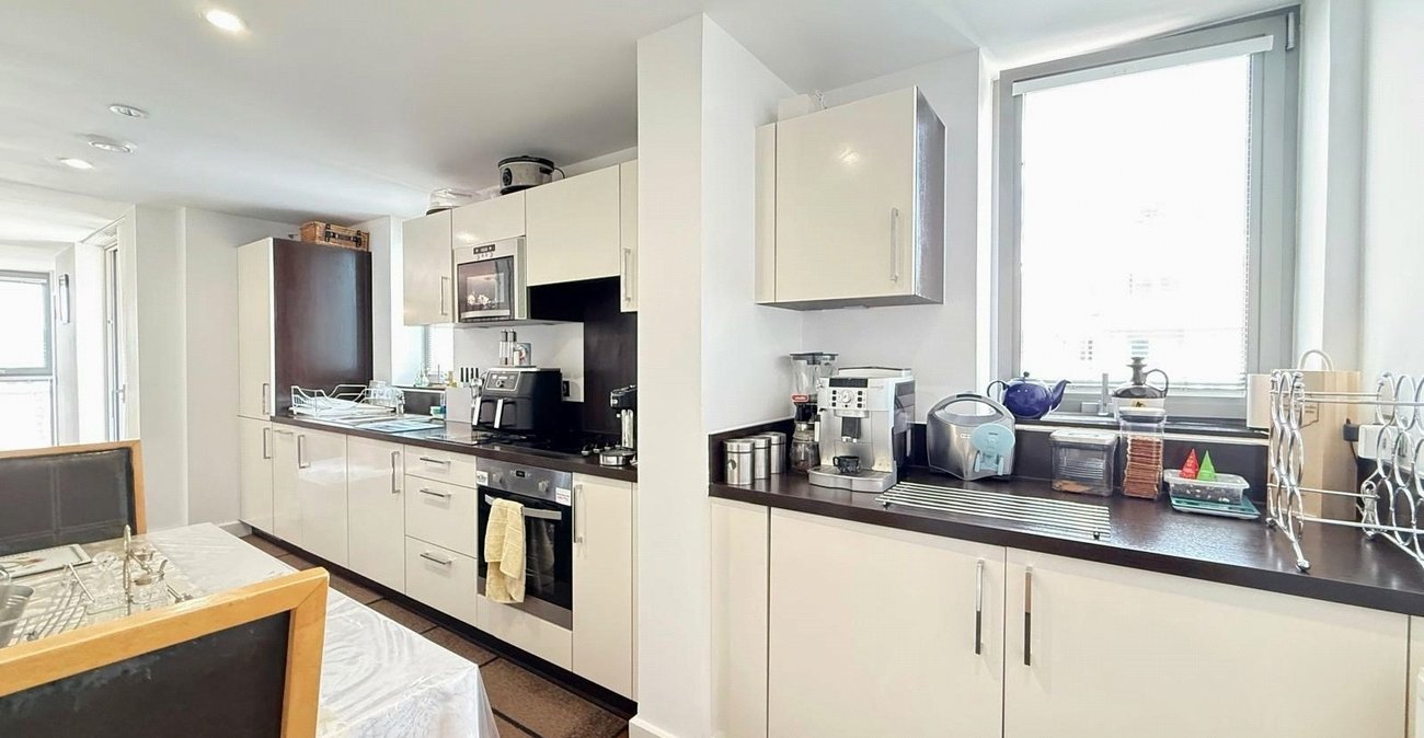 2 bedroom property for sale in London | Robinson Jackson
