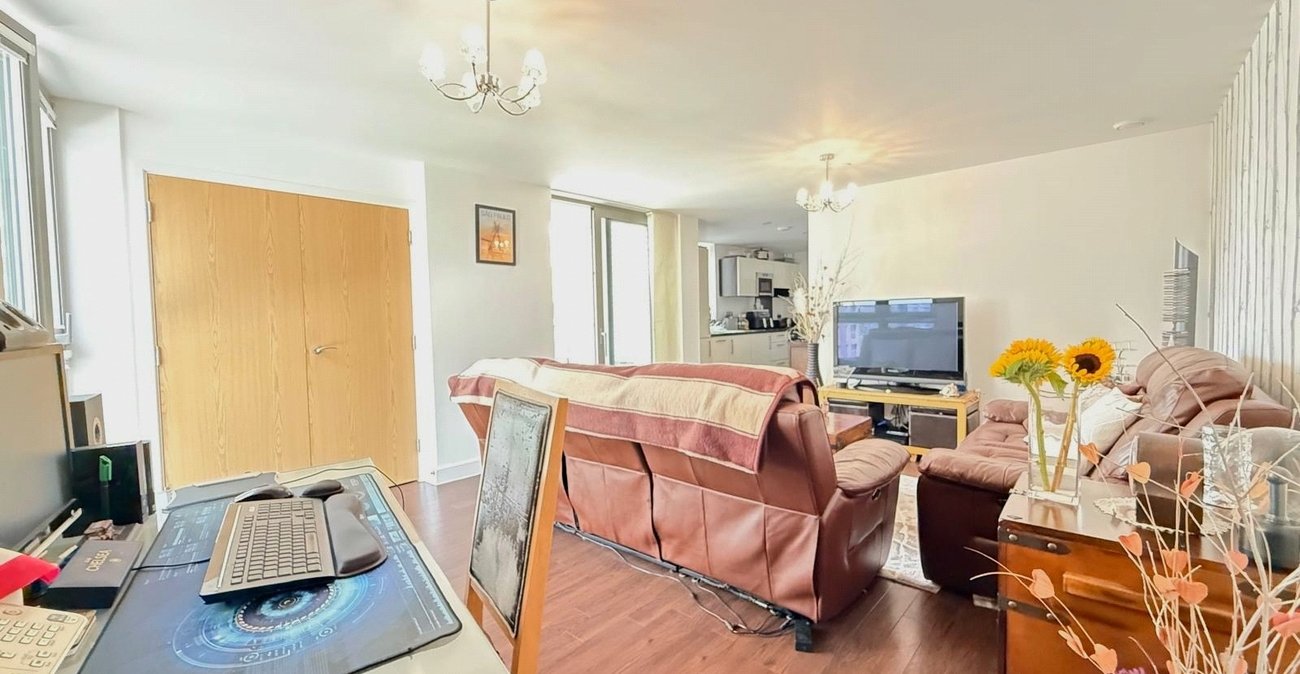 2 bedroom property for sale in London | Robinson Jackson