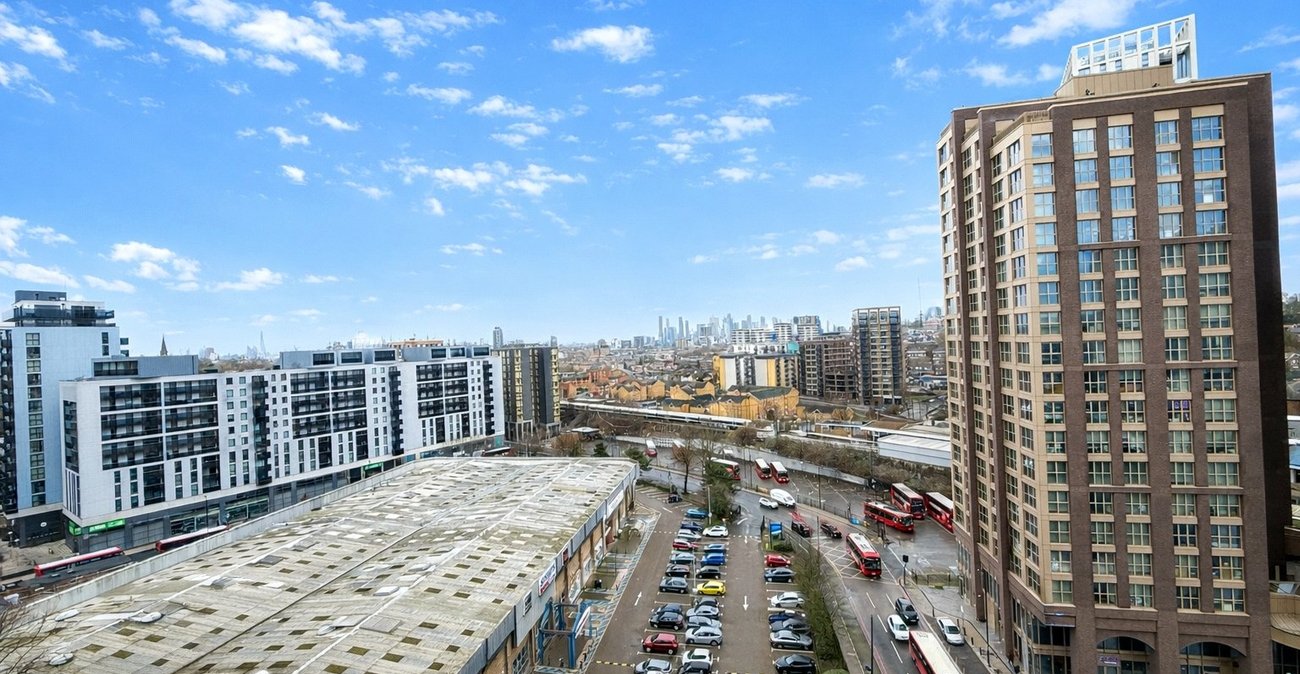 2 bedroom property for sale in London | Robinson Jackson