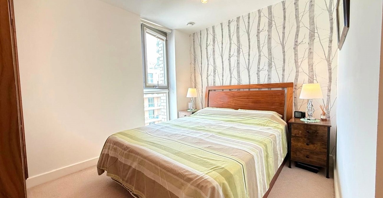2 bedroom property for sale in London | Robinson Jackson