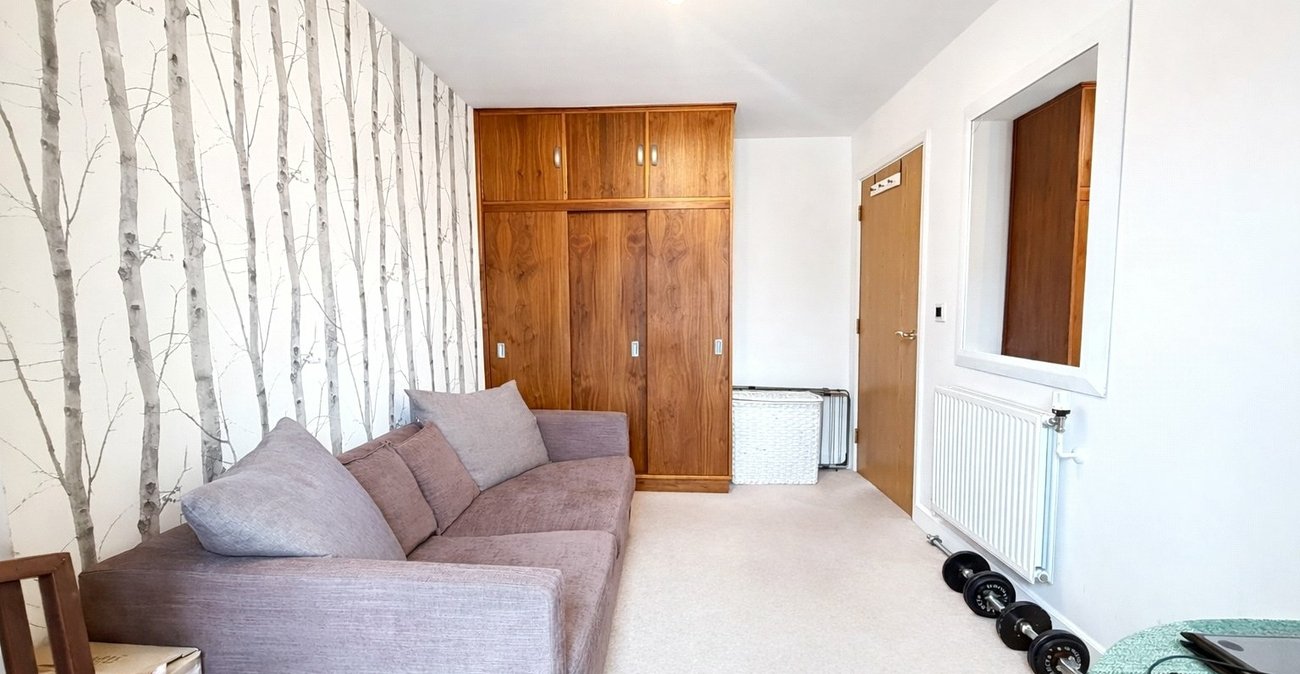 2 bedroom property for sale in London | Robinson Jackson