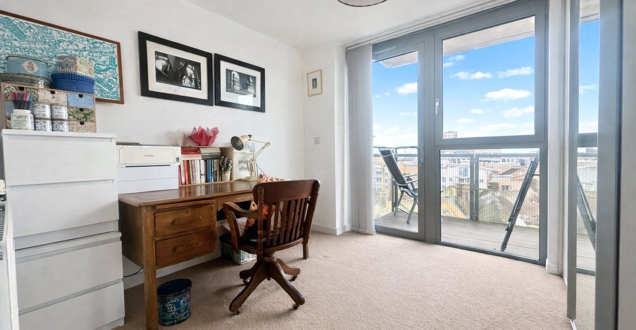 2 bedroom property for sale in London | Robinson Jackson