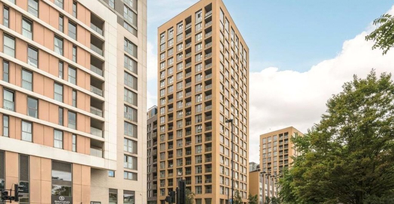 2 bedroom property for sale in London | Robinson Jackson