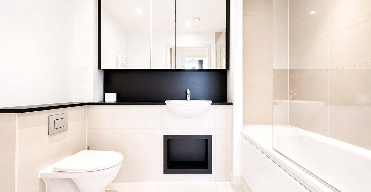 2 bedroom property for sale in London | Robinson Jackson