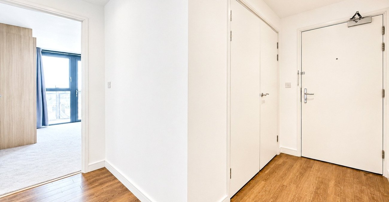 2 bedroom property for sale in London | Robinson Jackson
