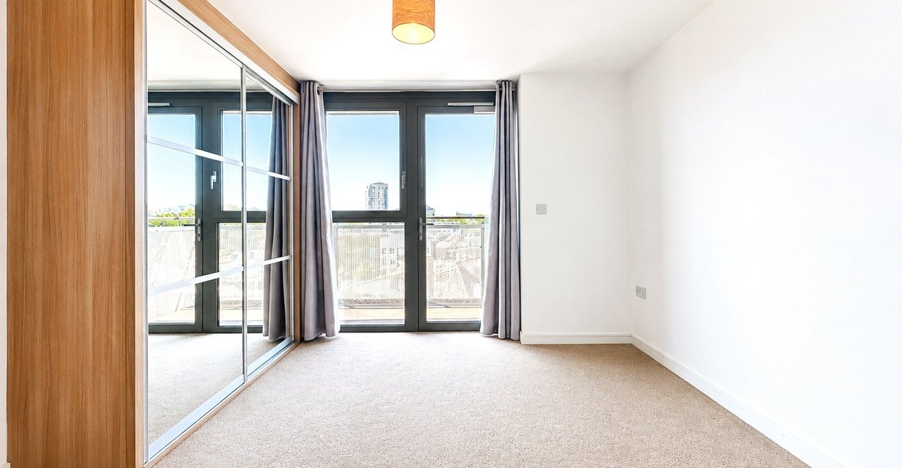 2 bedroom property for sale in London | Robinson Jackson