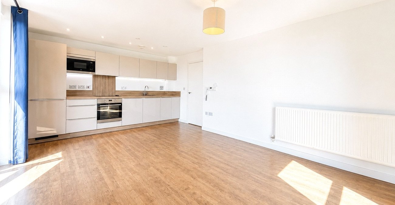 2 bedroom property for sale in London | Robinson Jackson