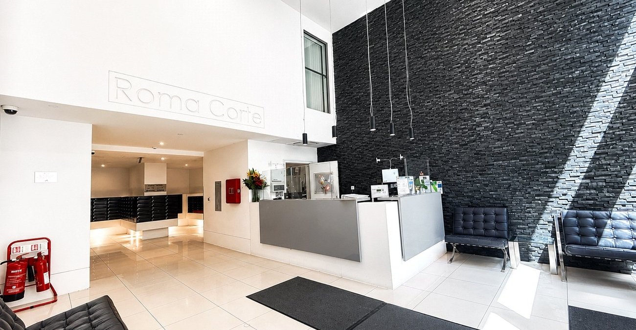 2 bedroom property for sale in London | Robinson Jackson