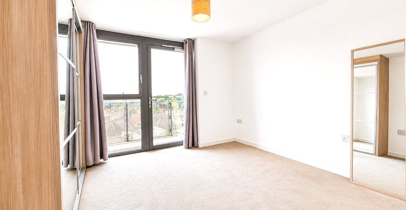 2 bedroom property for sale in London | Robinson Jackson