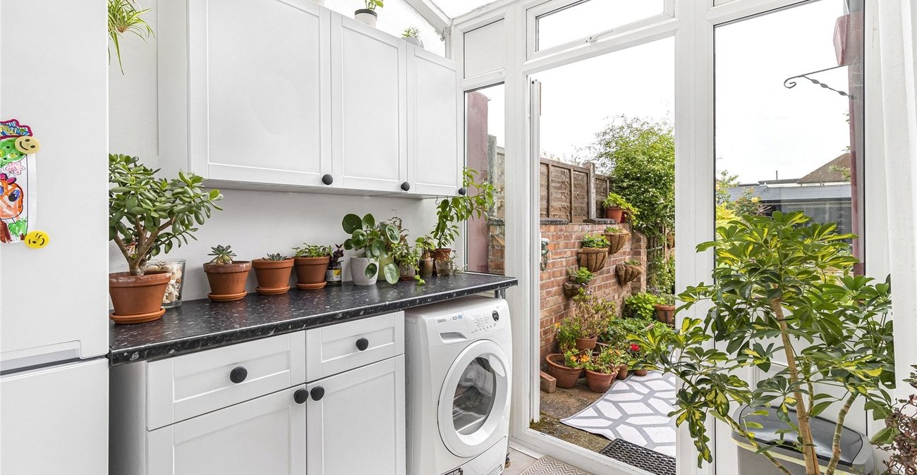 2 bedroom house for sale in Welling | Robinson Jackson