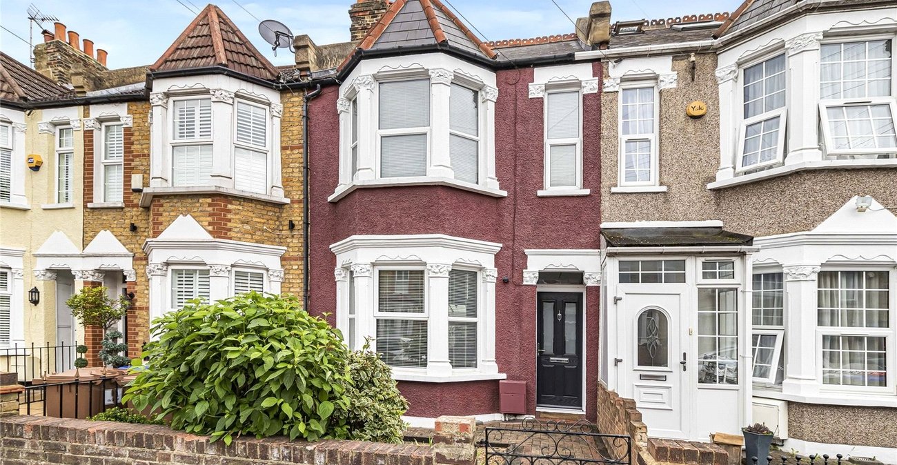 2 bedroom house for sale in Welling | Robinson Jackson