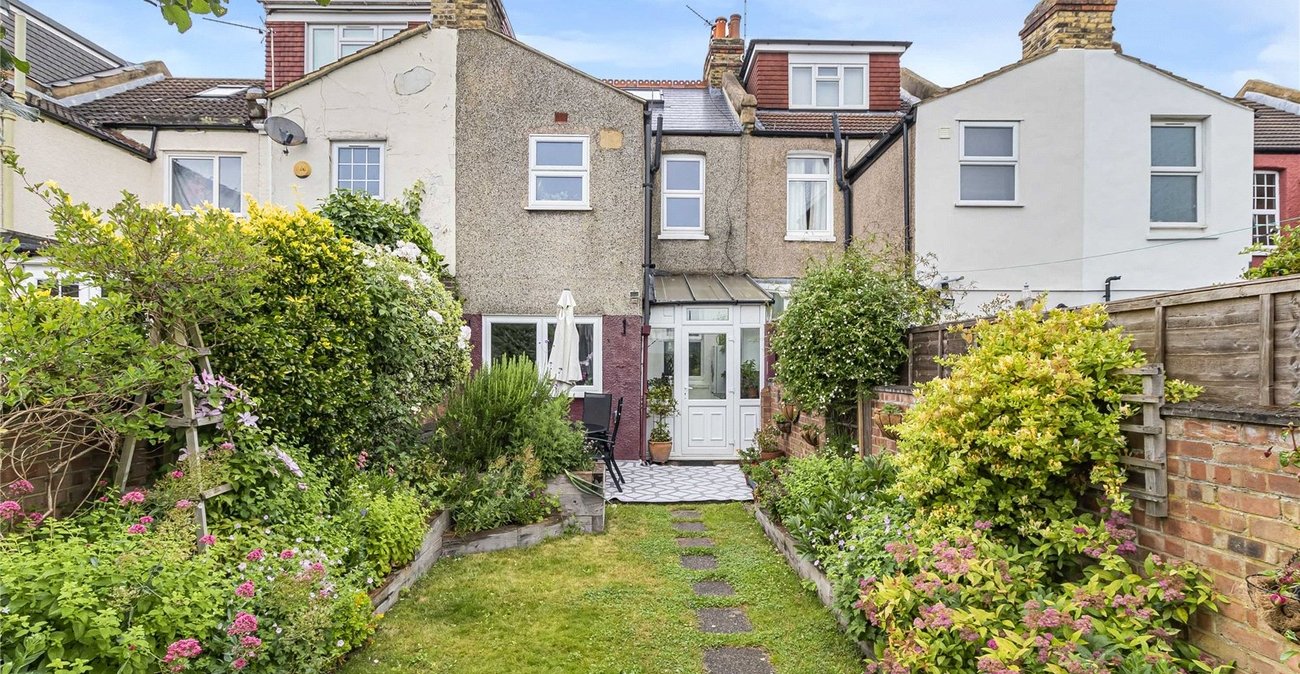 2 bedroom house for sale in Welling | Robinson Jackson