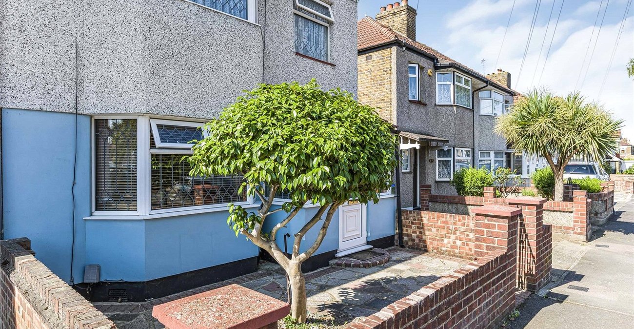 3 bedroom house for sale in Welling | Robinson Jackson