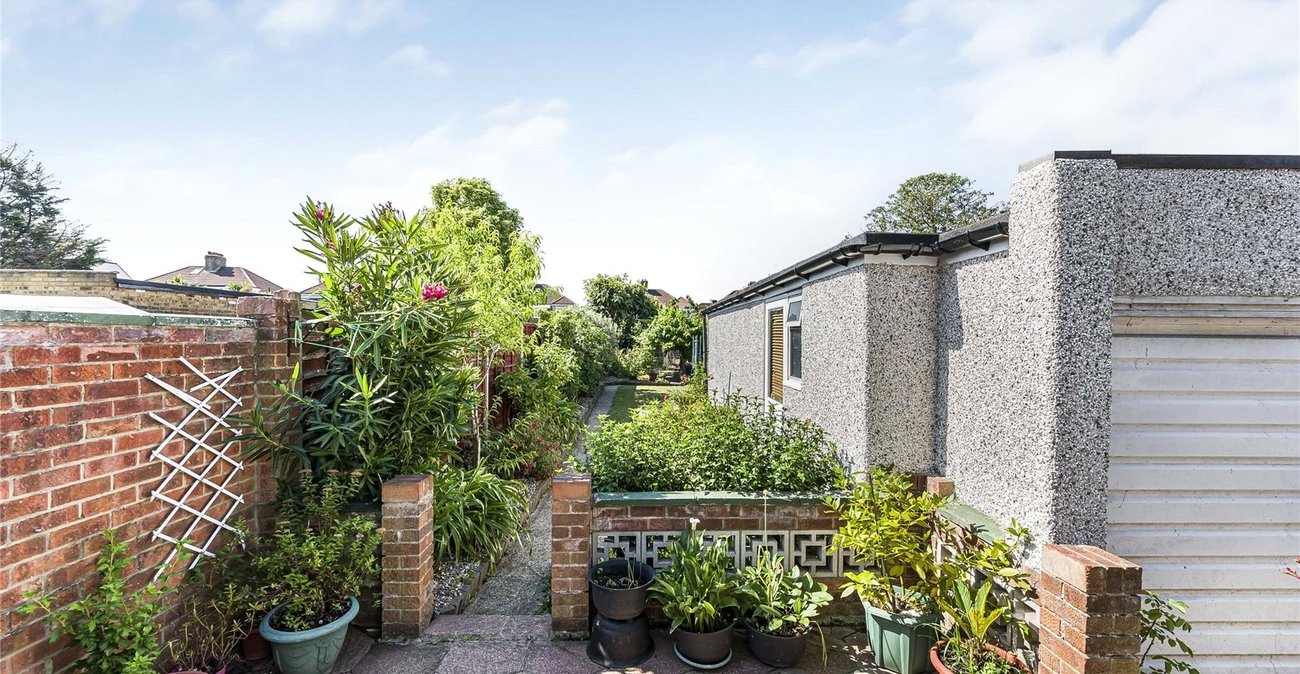 3 bedroom house for sale in Welling | Robinson Jackson