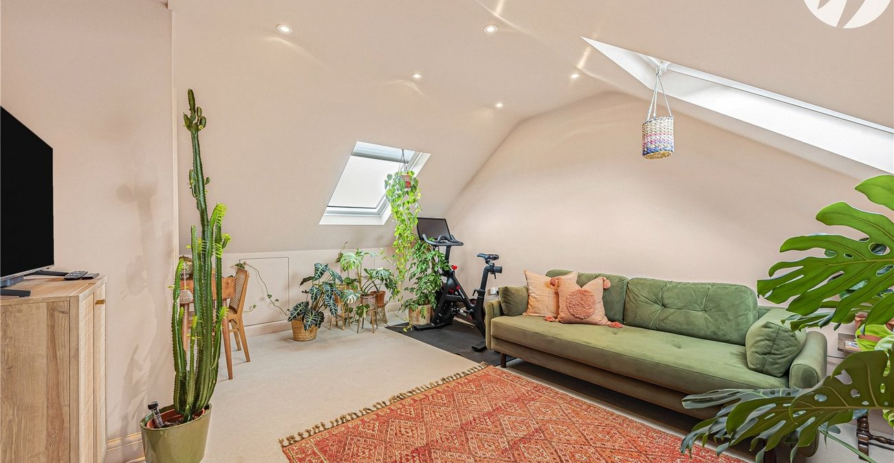 4 bedroom house for sale in Greenhithe | Robinson Jackson