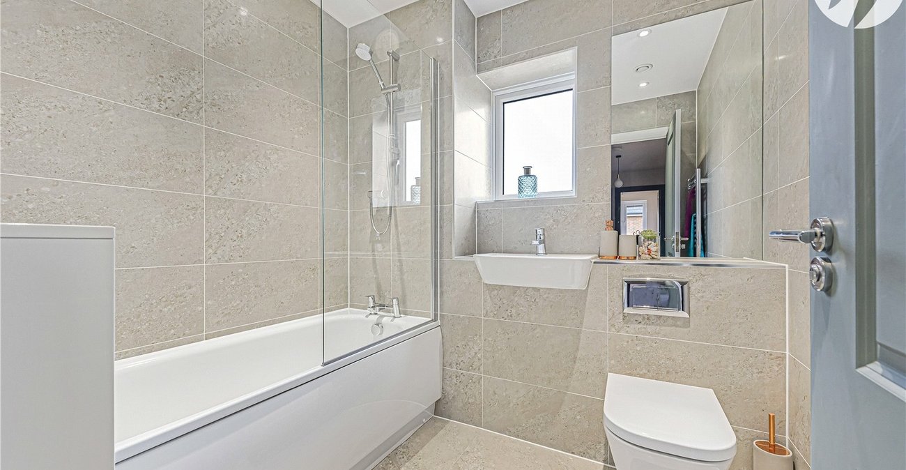 4 bedroom house for sale in Greenhithe | Robinson Jackson