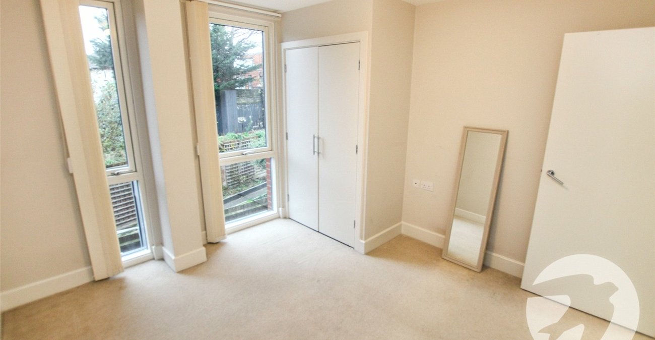 1 bedroom property for sale in Eltham | Robinson Jackson