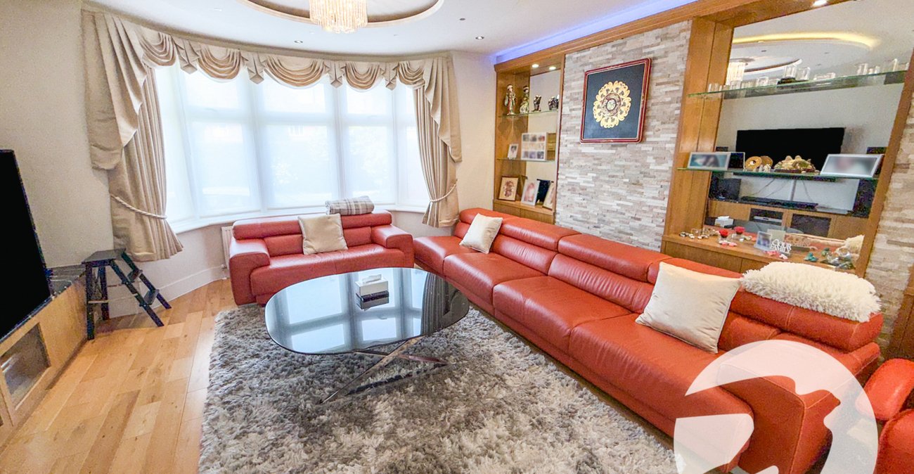 4 bedroom house for sale in London | Robinson Jackson