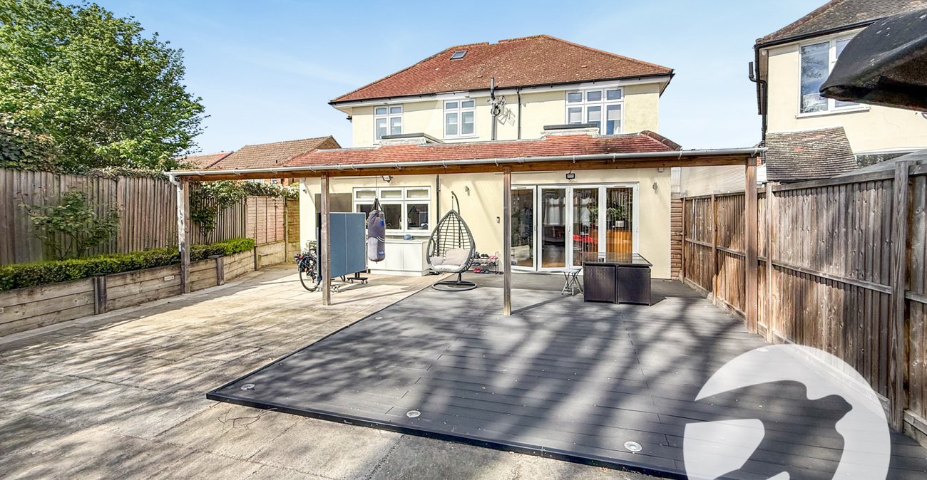 4 bedroom house for sale in London | Robinson Jackson