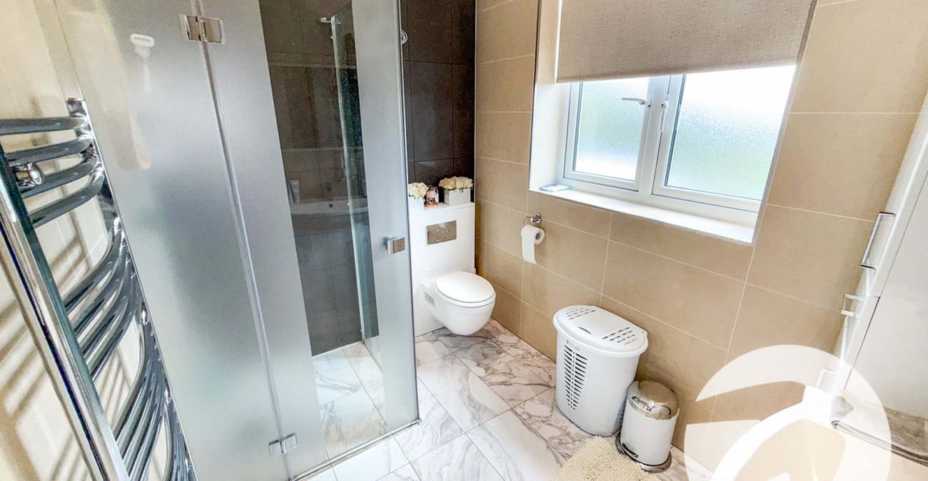 4 bedroom house for sale in London | Robinson Jackson