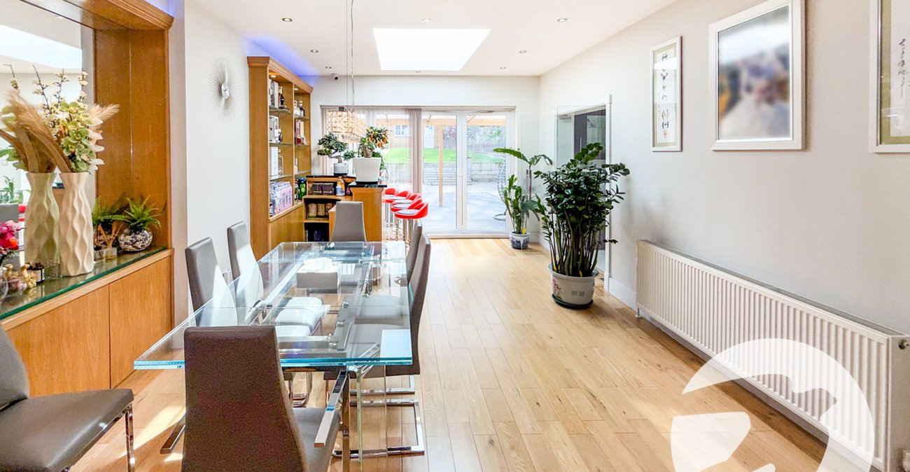 4 bedroom house for sale in London | Robinson Jackson
