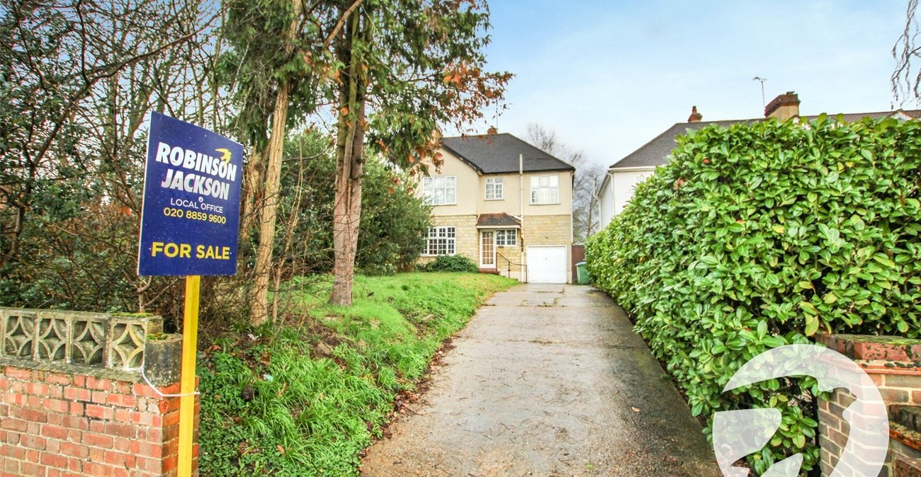 4 bedroom house for sale in London | Robinson Jackson