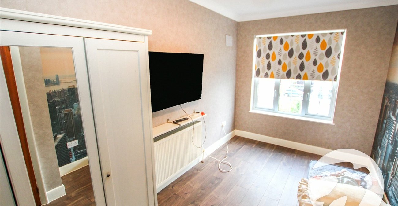 4 bedroom house for sale in London | Robinson Jackson