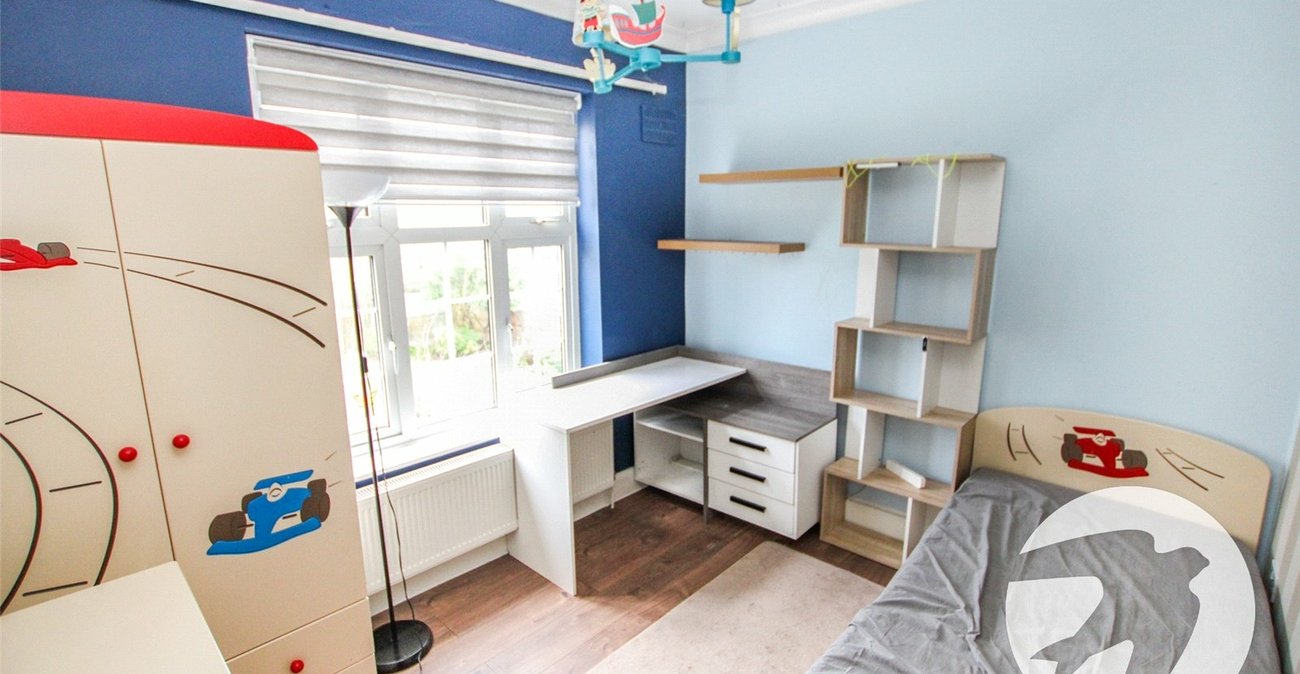 4 bedroom house for sale in London | Robinson Jackson