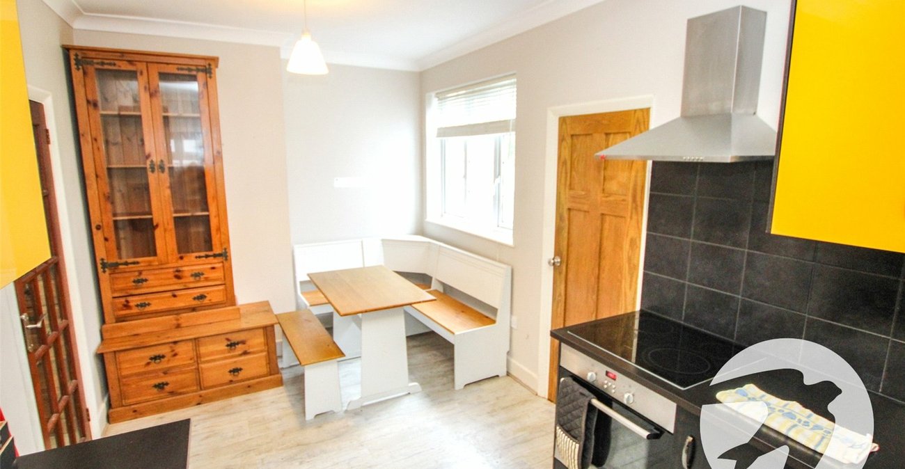 4 bedroom house for sale in London | Robinson Jackson