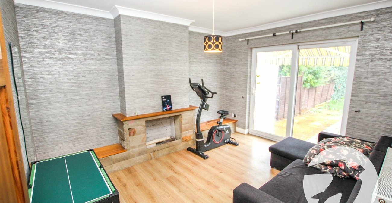 4 bedroom house for sale in London | Robinson Jackson