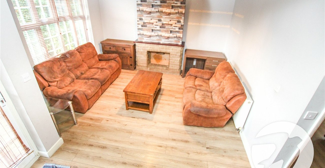 4 bedroom house for sale in London | Robinson Jackson