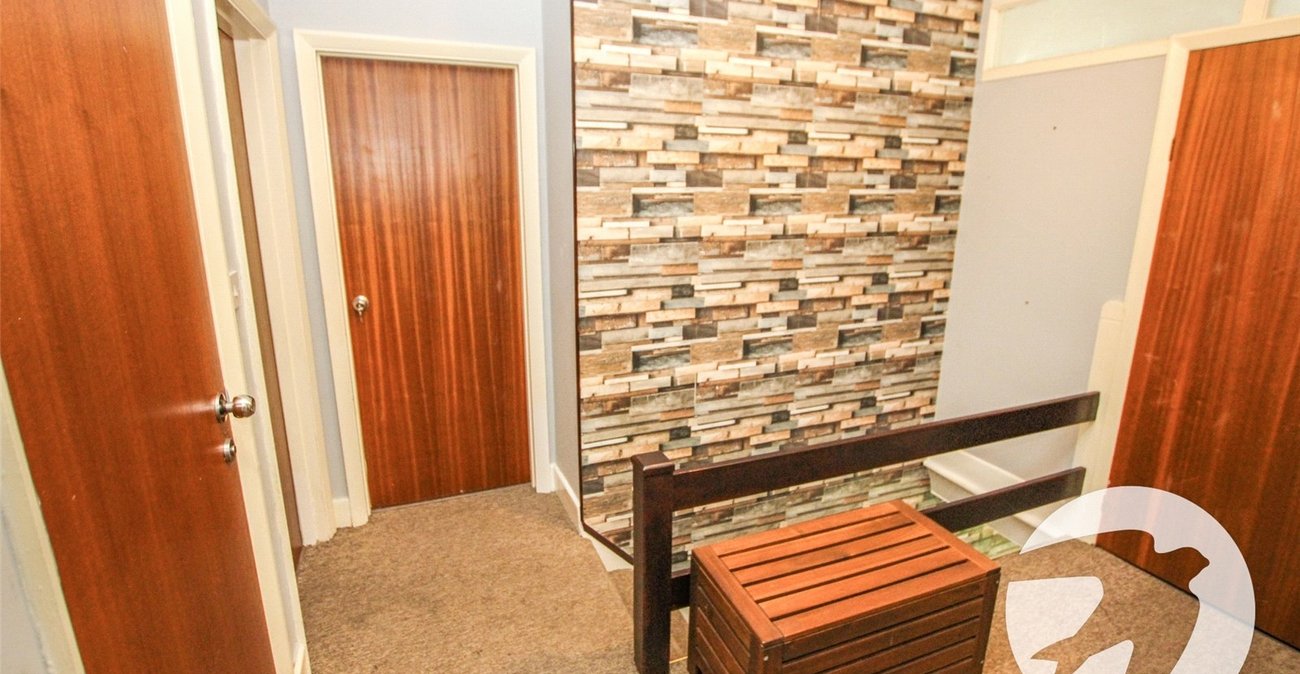 4 bedroom house for sale in London | Robinson Jackson