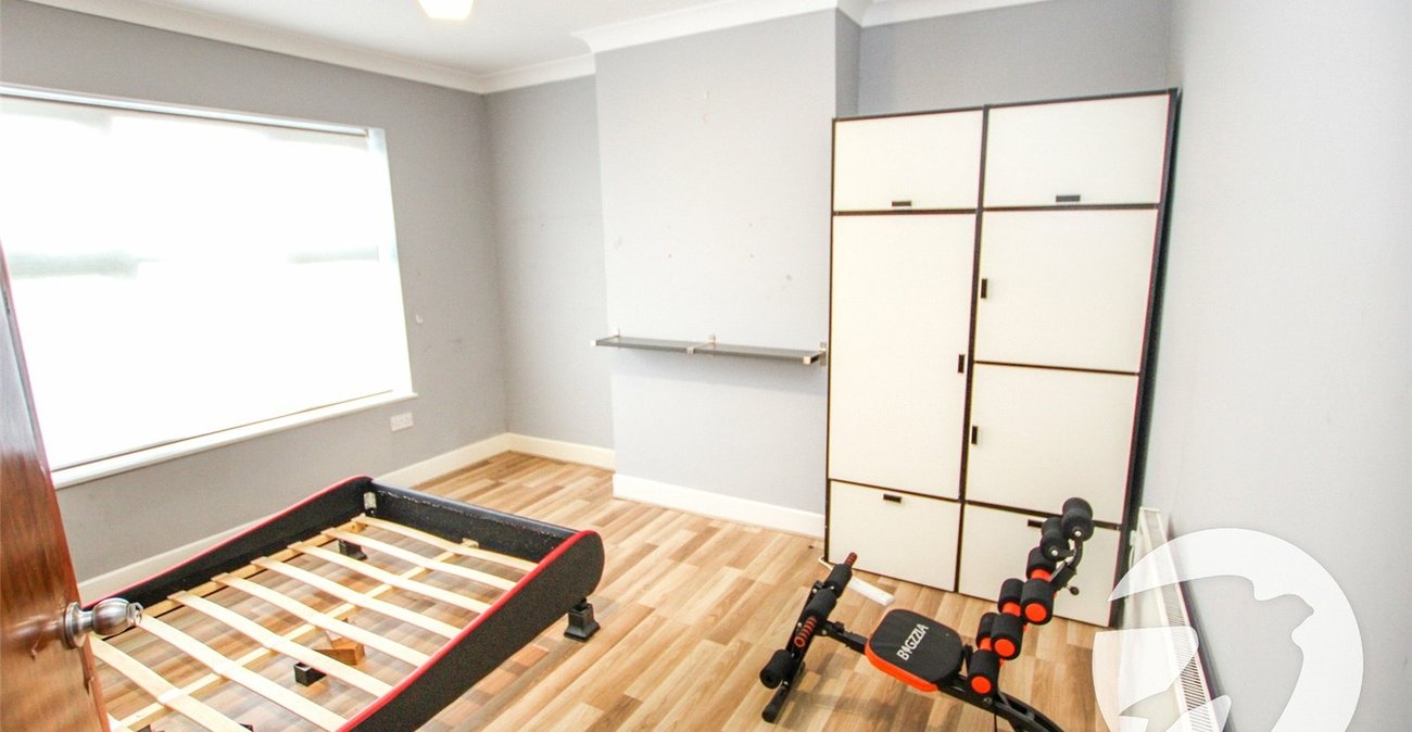 4 bedroom house for sale in London | Robinson Jackson