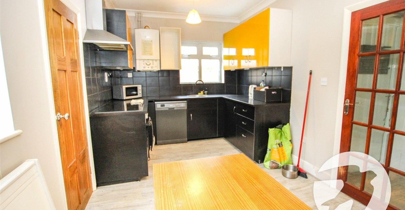 4 bedroom house for sale in London | Robinson Jackson