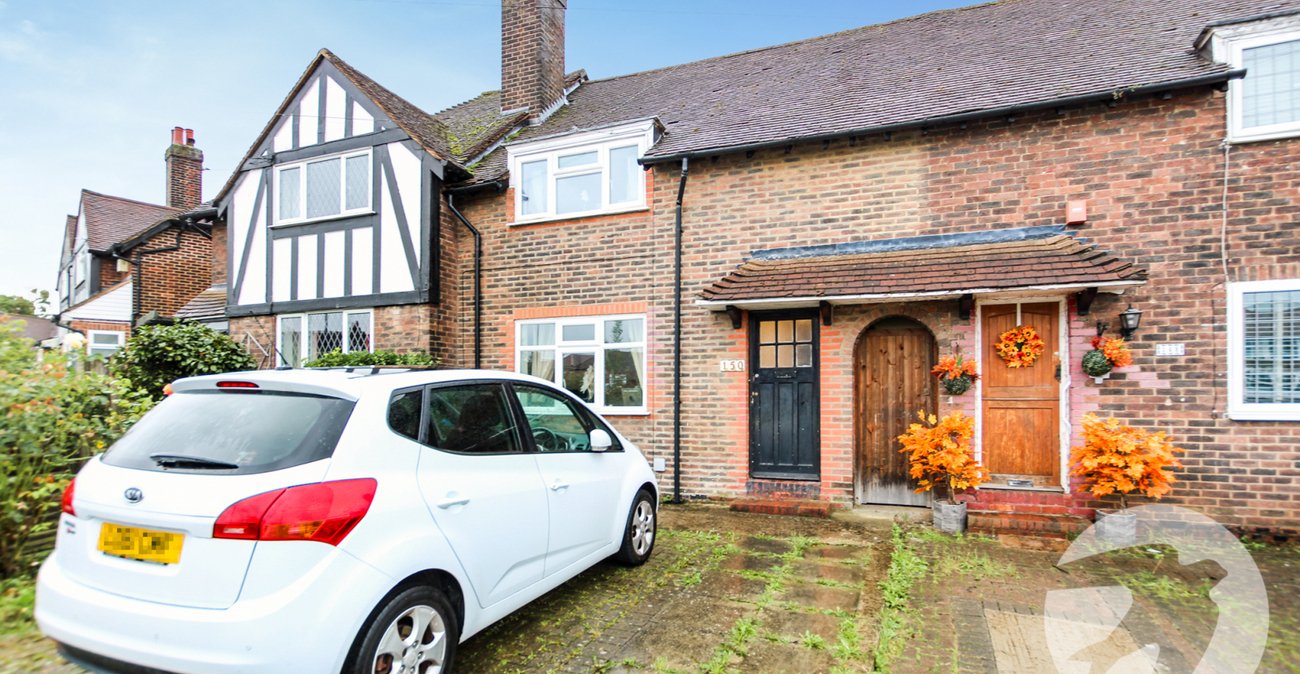 3 bedroom house for sale in London | Robinson Jackson