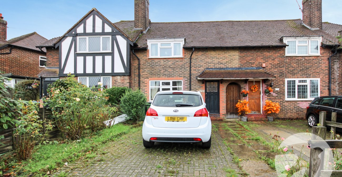 3 bedroom house for sale in London | Robinson Jackson