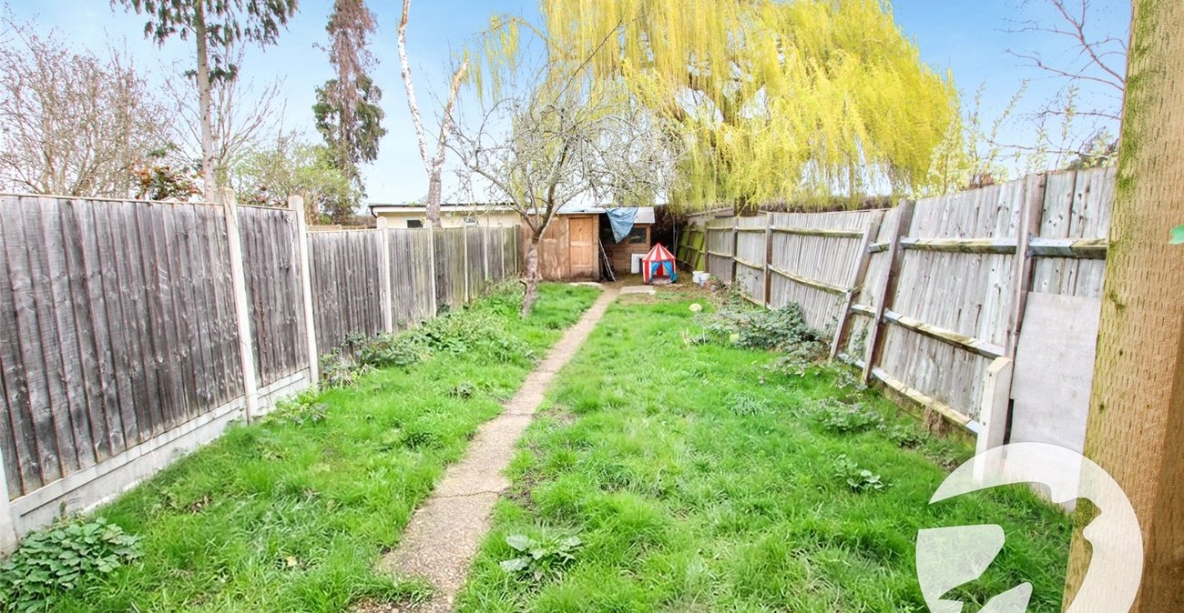 3 bedroom house for sale in London | Robinson Jackson