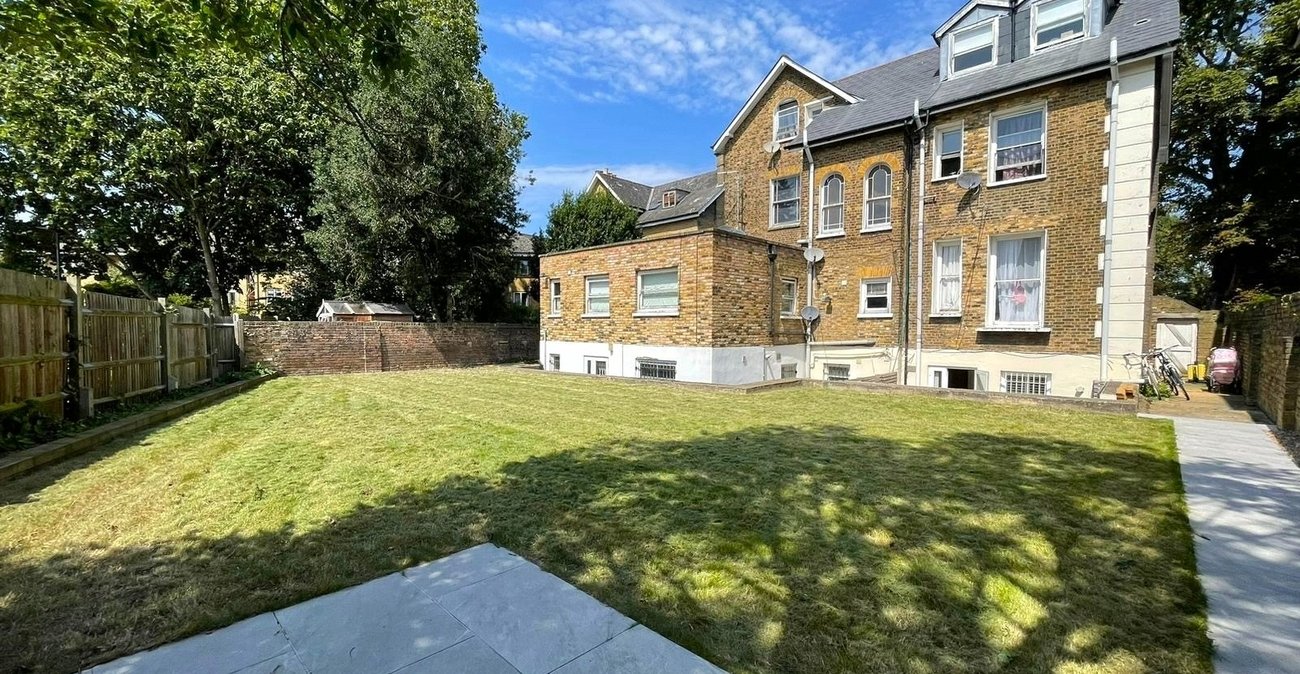 1 bedroom property for sale in London | Robinson Jackson