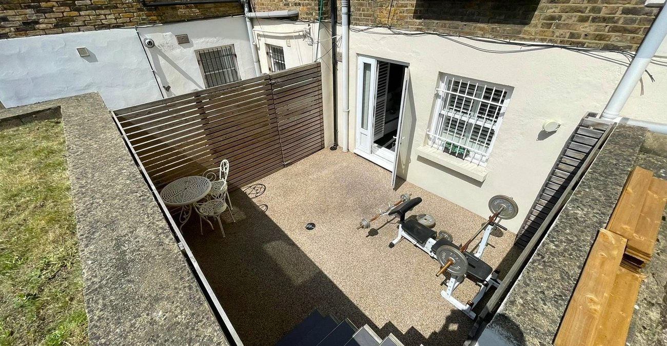 1 bedroom property for sale in London | Robinson Jackson