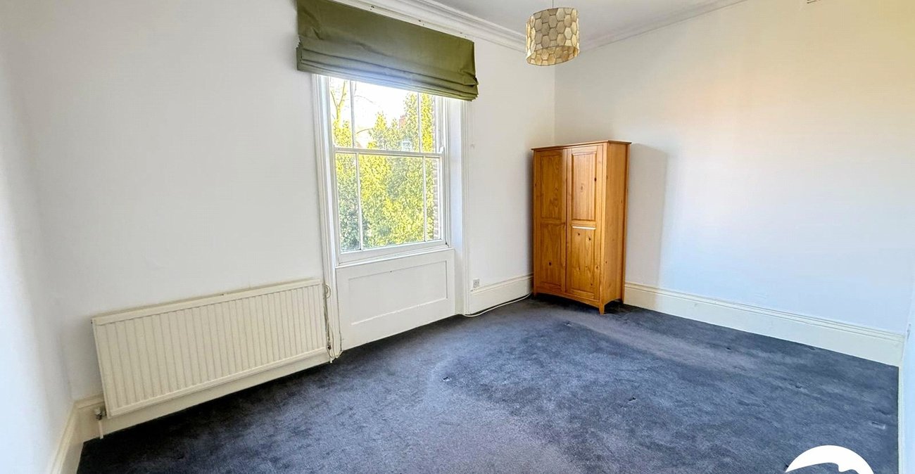 2 bedroom property for sale in London | Robinson Jackson