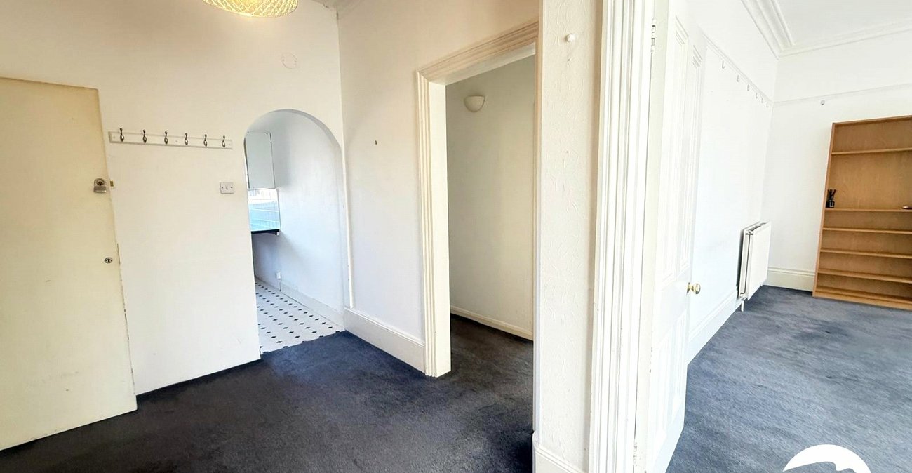 2 bedroom property for sale in London | Robinson Jackson