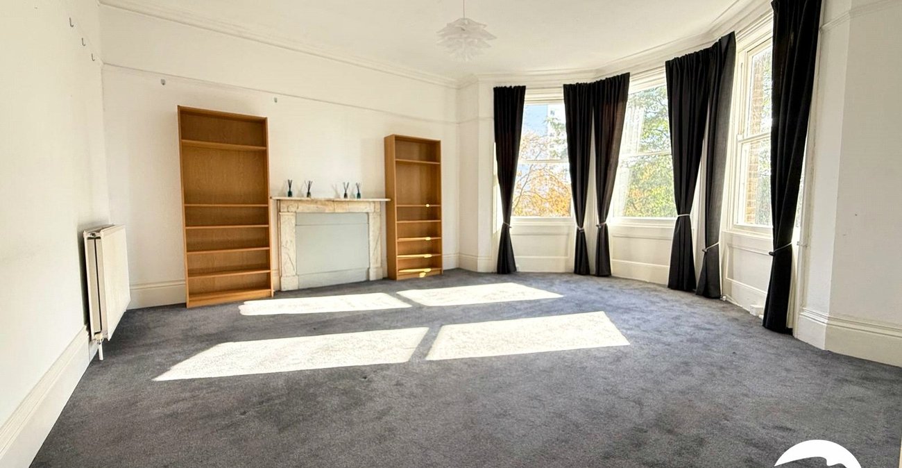 2 bedroom property for sale in London | Robinson Jackson